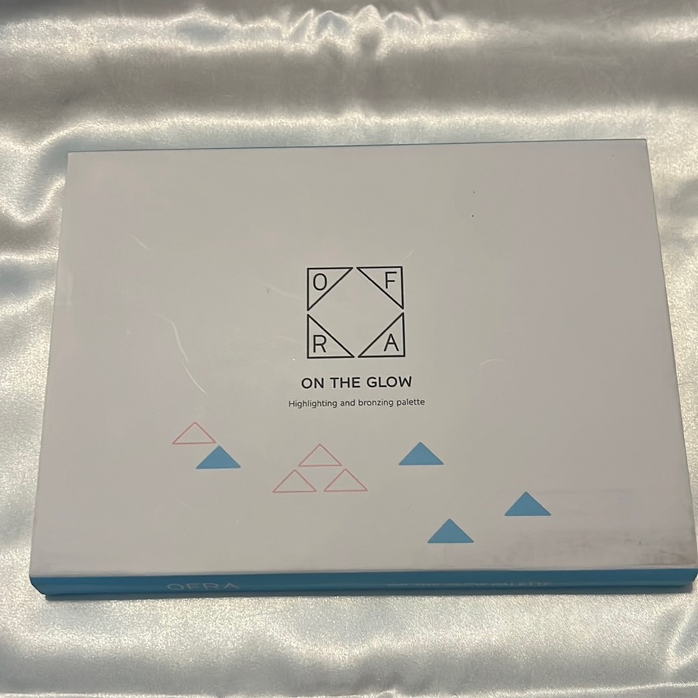 Ofra On The Glow Palette New Highlighter and Bronzer Palette